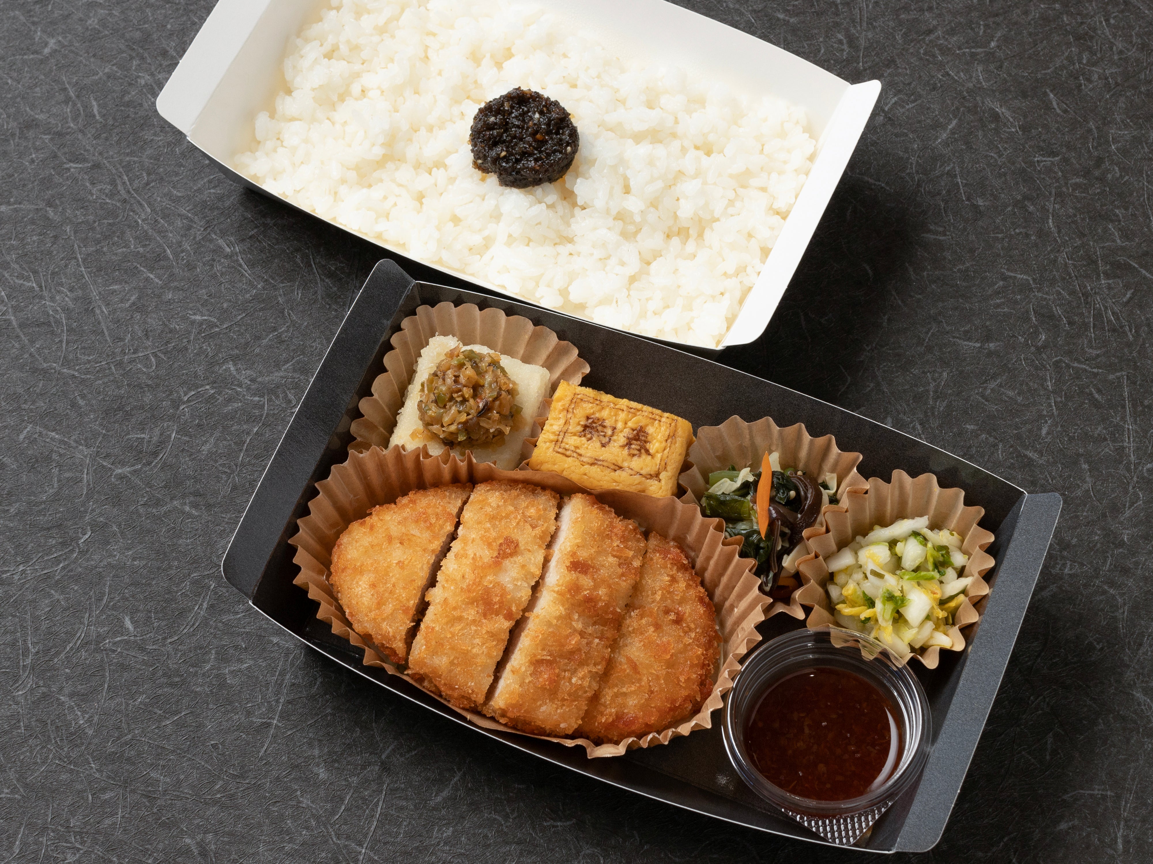 二段折箱弁当 おろしとんかつ – 駒春