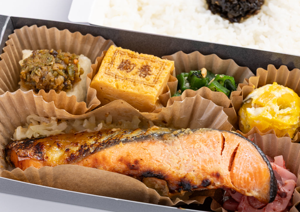 二段折箱弁当 トロサーモンの西京焼き