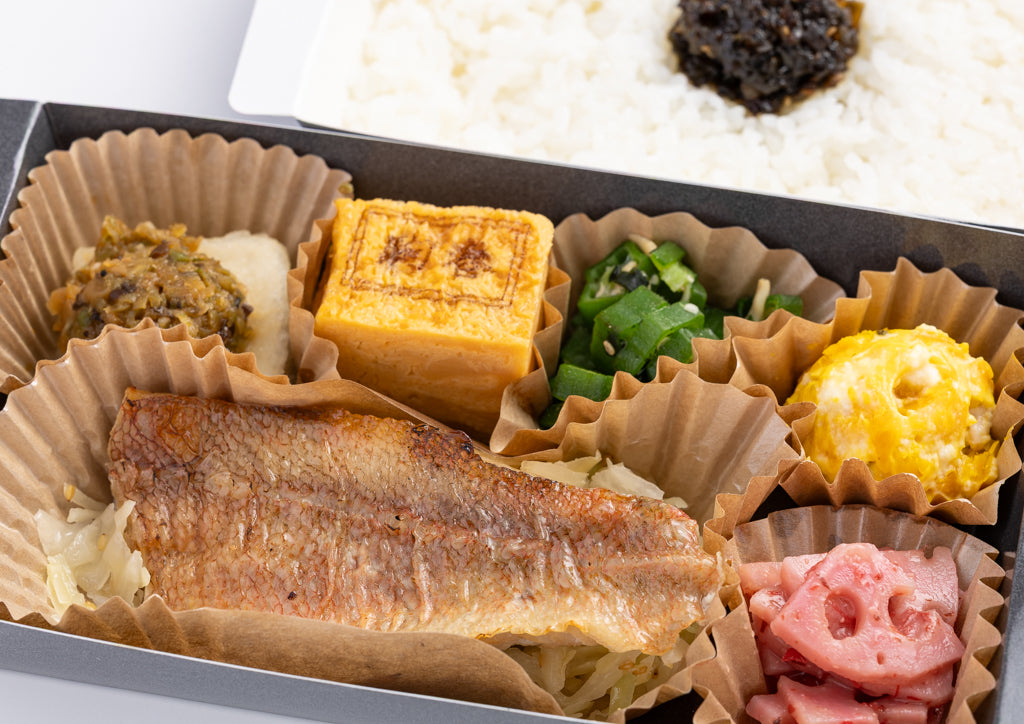 二段折箱弁当 赤魚の味醂醤油焼き