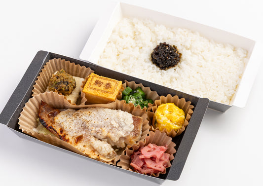 二段折箱弁当 赤魚の塩麹焼き