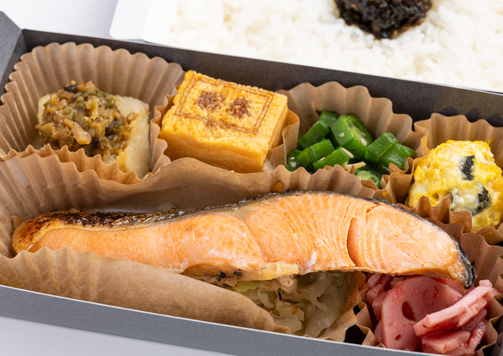 二段折箱弁当 トロサーモンの味醂醤油焼き