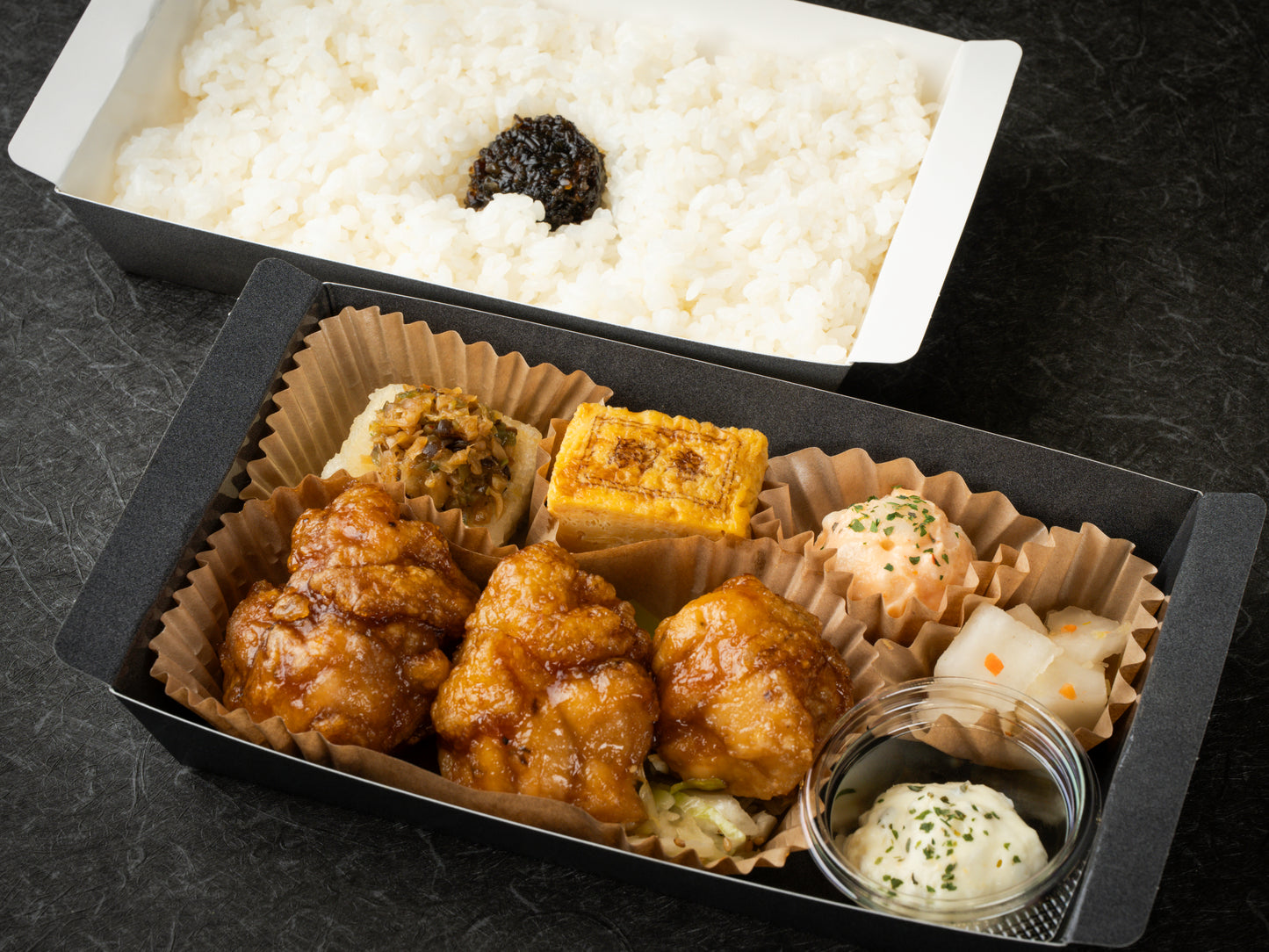 二段折箱弁当 濃厚タルタルのチキン南蛮