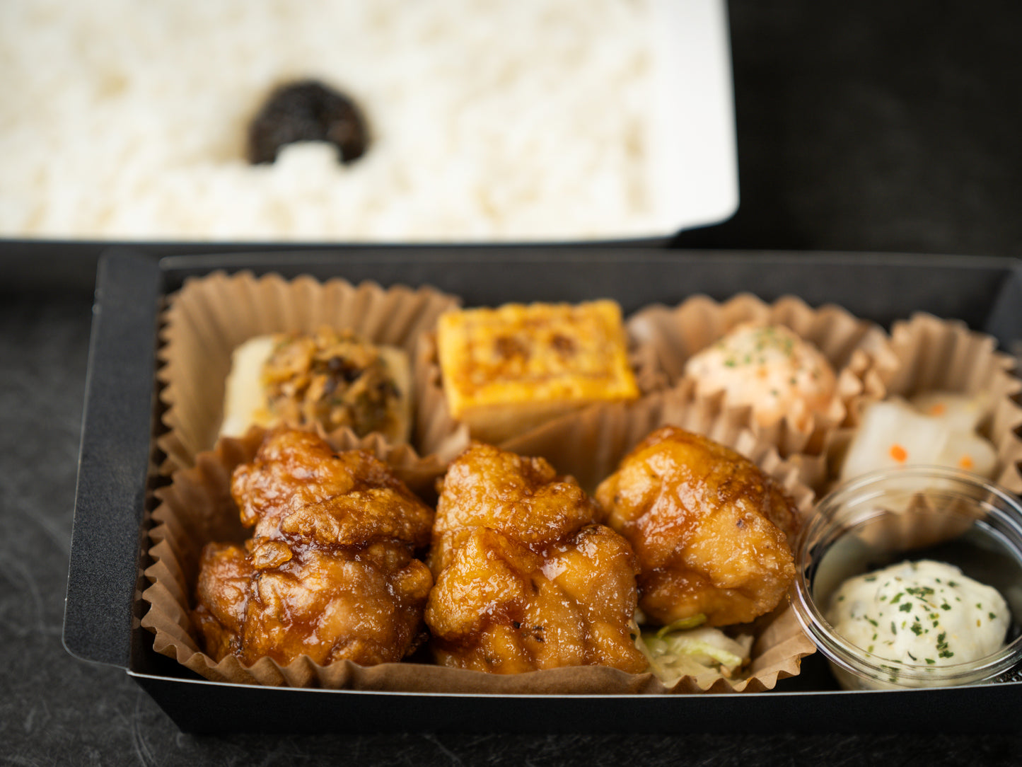 二段折箱弁当 濃厚タルタルのチキン南蛮