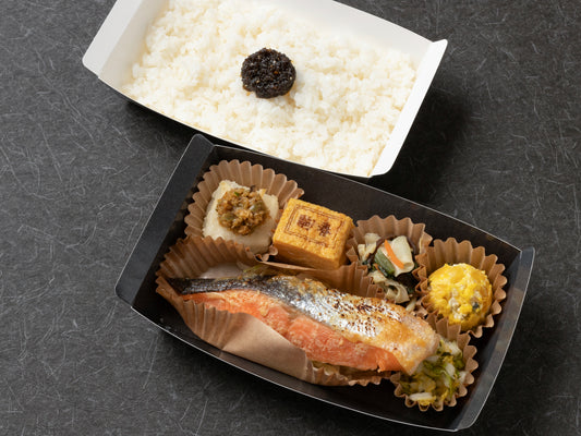二段折箱弁当 トロサーモンの西京焼き