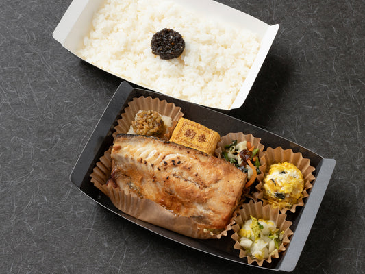 二段折箱弁当 サバの味噌焼き